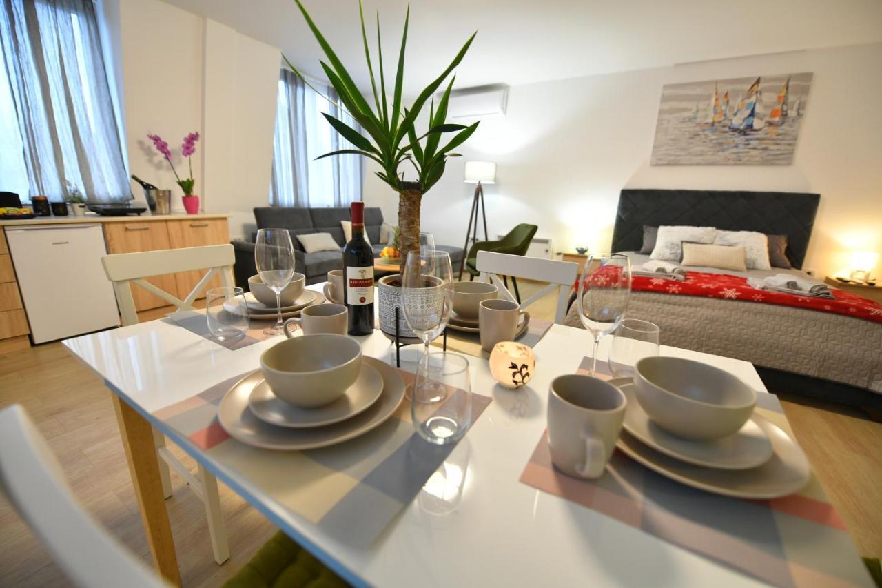 Apartment West In *