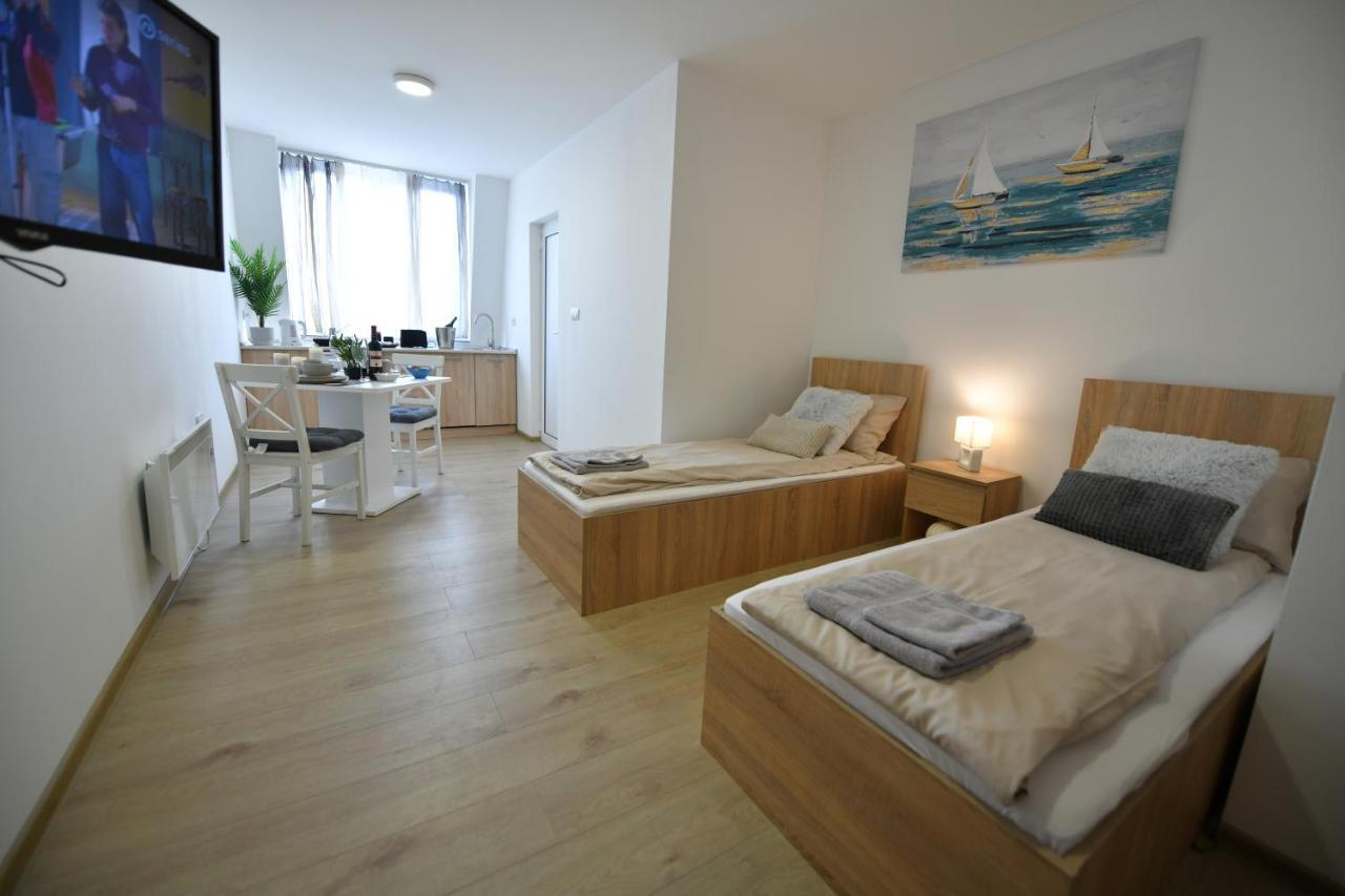 West In Apartment *